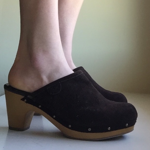 Brown Clogs - Picture 2 of 3